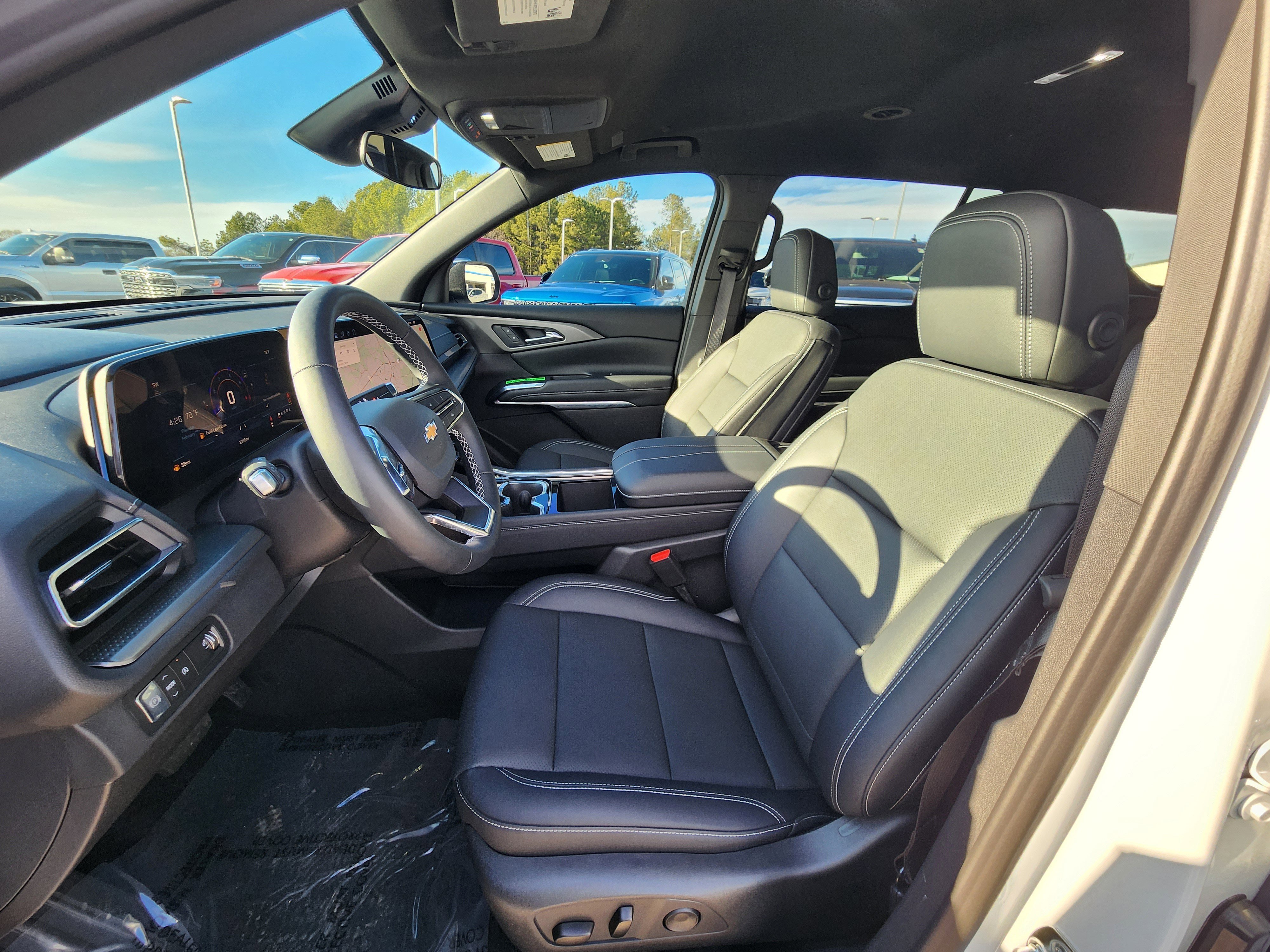 Used 2026 Chevrolet Traverse LT image 18