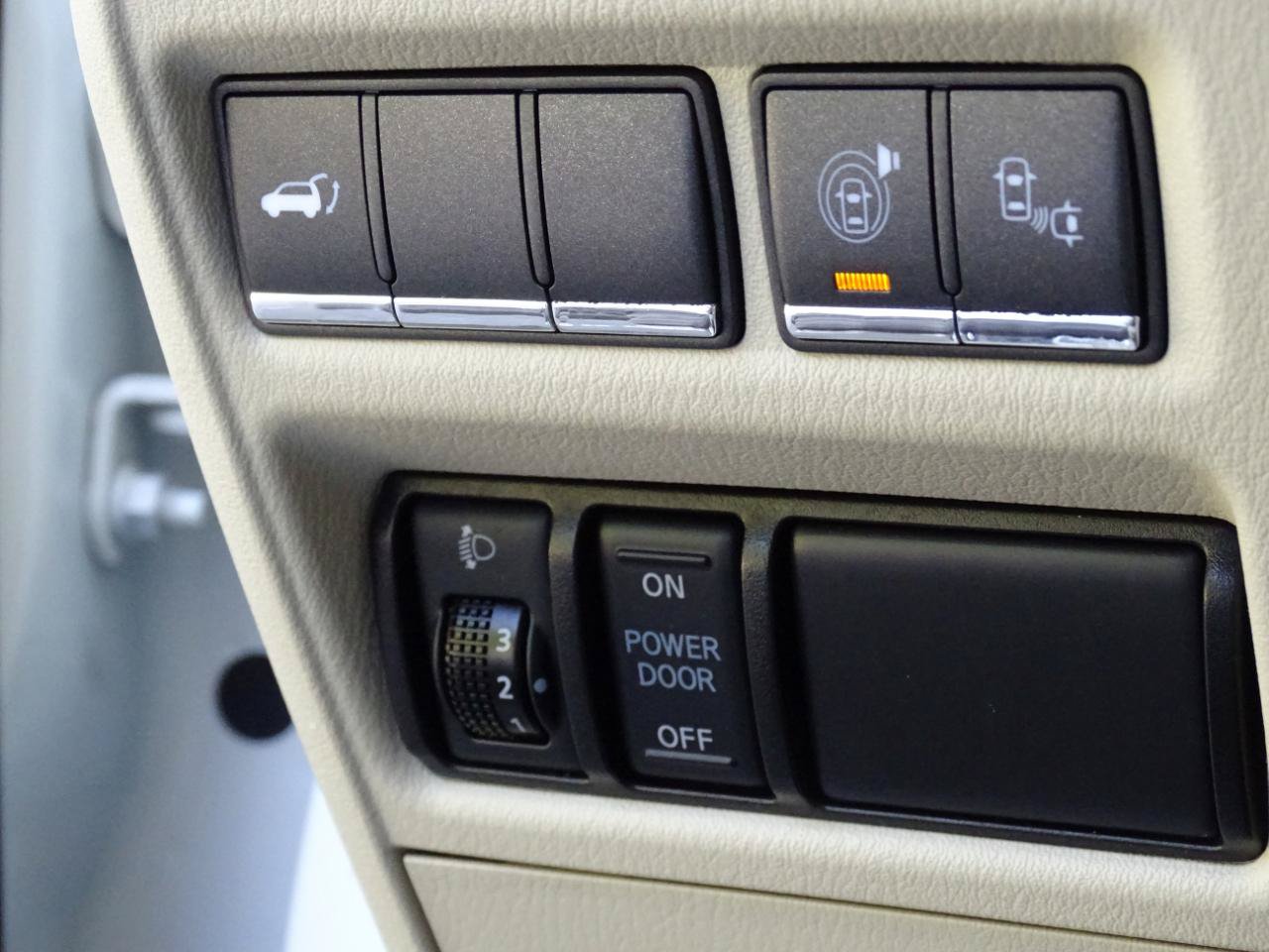 Used 2017 INFINITI QX80 2WD w/ Driver Assistance Package image 18
