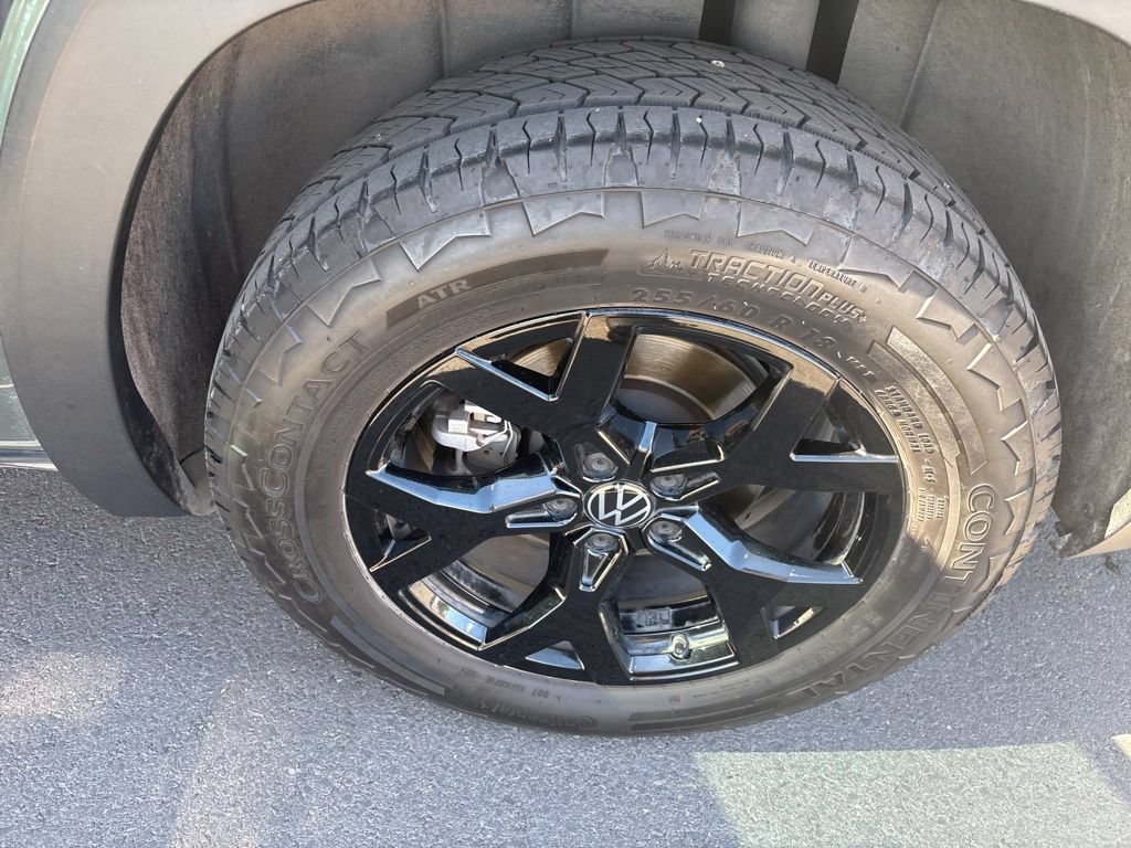 Used 2024 Volkswagen Atlas Peak Edition SEL AWD/4WD image 16