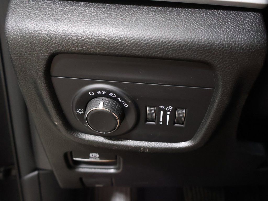 New 2025 Jeep Grand Cherokee L Laredo w/ Luxury Tech Group I image 32