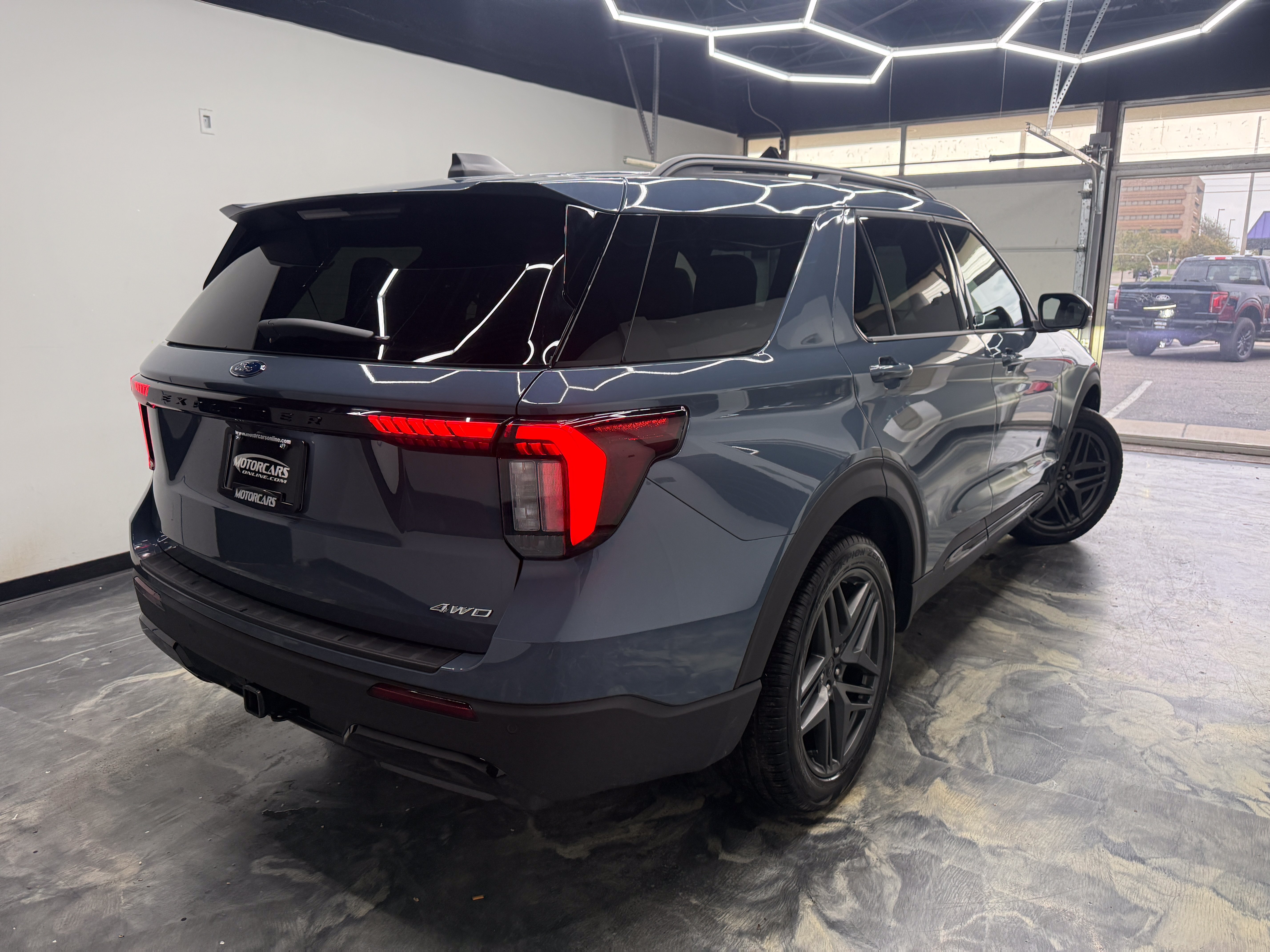 Used 2026 Ford Explorer ST-Line w/ ST-Line Street Pack AWD/4WD image 5
