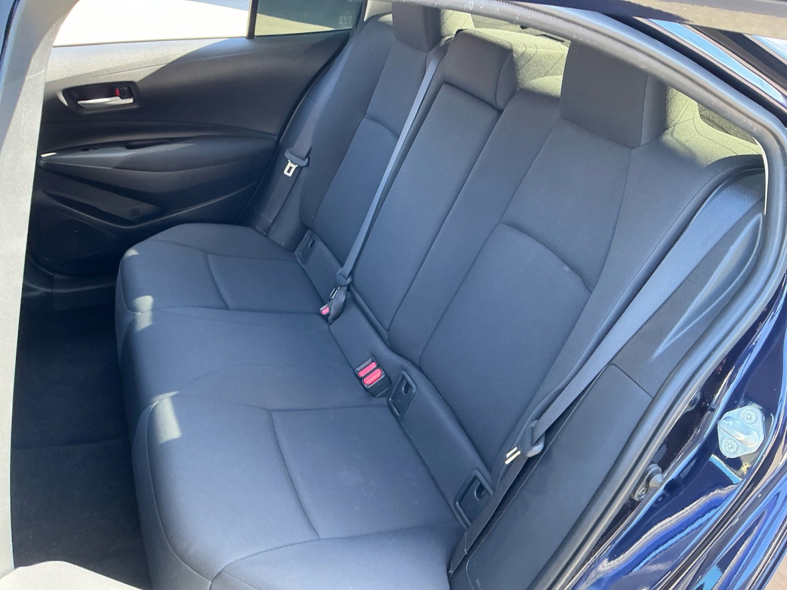 Used 2021 Toyota Corolla LE w/ Carpet Mat Package (TMS) image 17