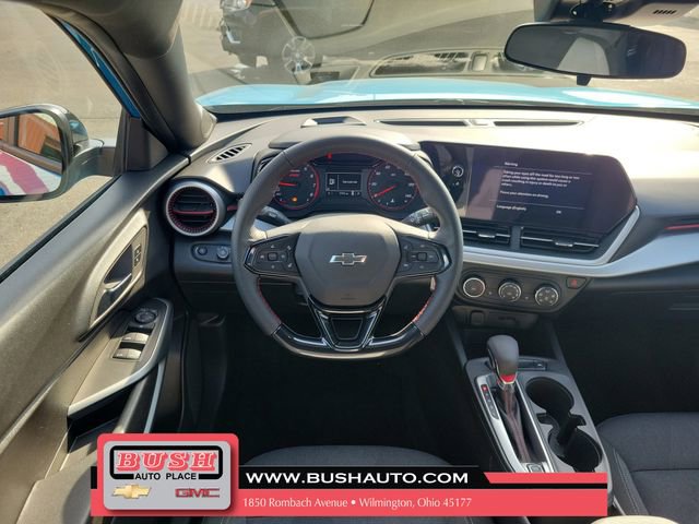 Used 2025 Chevrolet Trax RS w/ Driver Confidence Package image 11