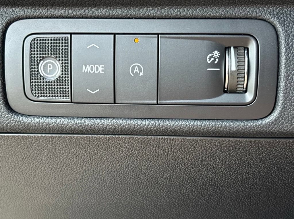 Used 2027 Chevrolet Traverse RS FWD image 7