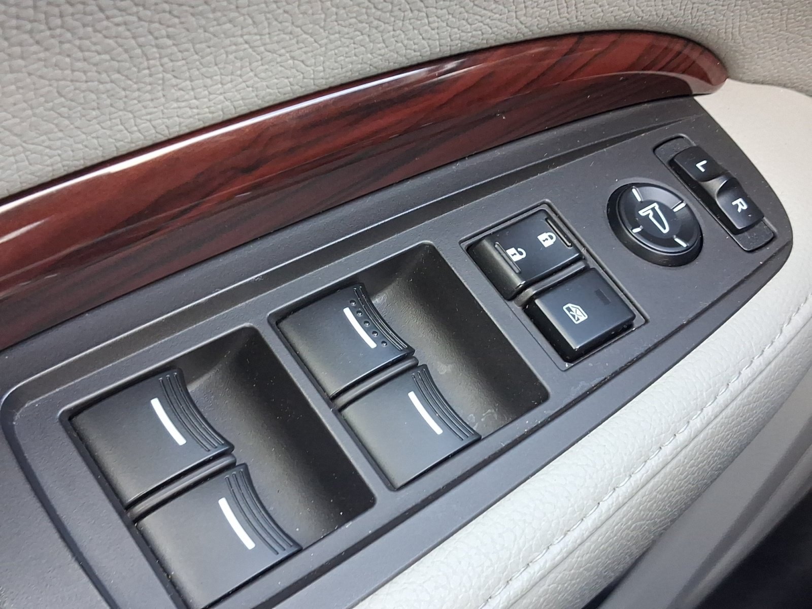 Used 2014 Acura MDX w/ Technology Package AWD/4WD image 13