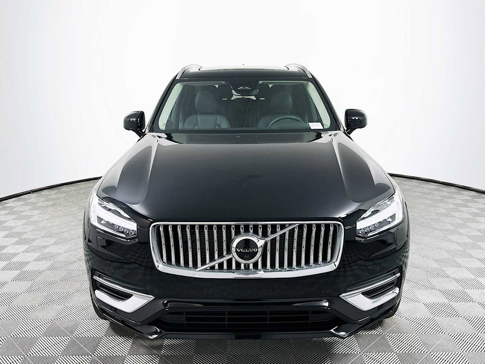 Used 2025 Volvo XC90 B6 Plus w/ Protection Package Premier image 2