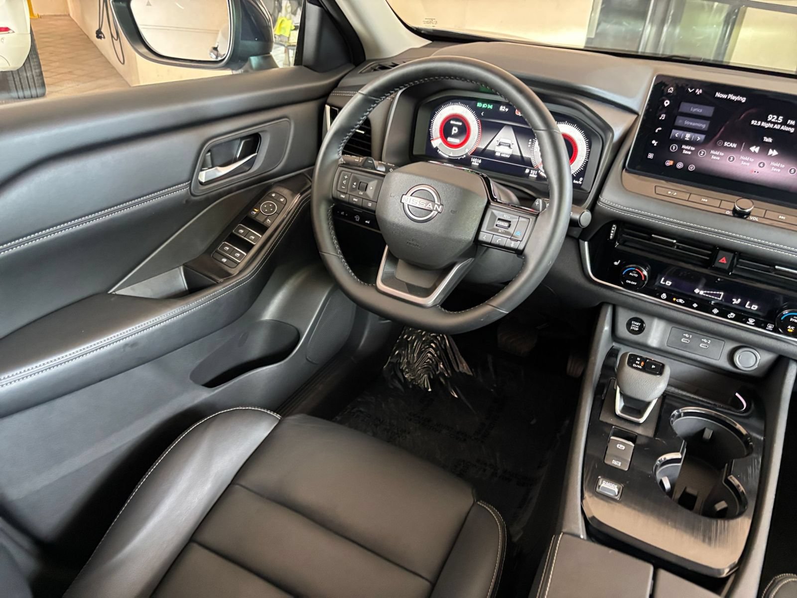 Used 2026 Nissan Rogue SL FWD image 37