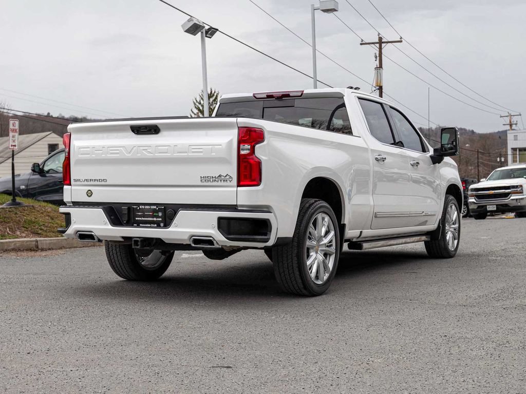 Used 2024 Chevrolet Silverado 1500 High Country w/ Technology Package AWD/4WD image 4