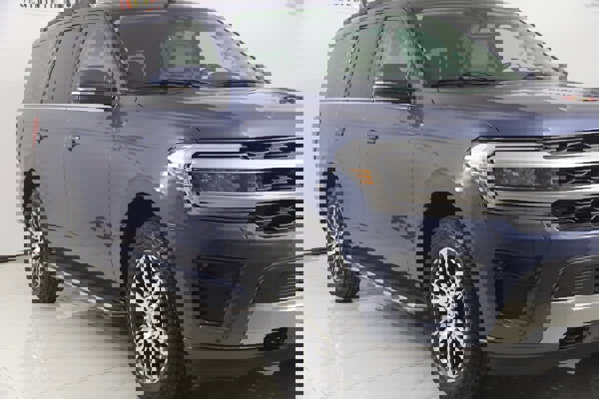 Used 2022 Ford Expedition XLT image 41