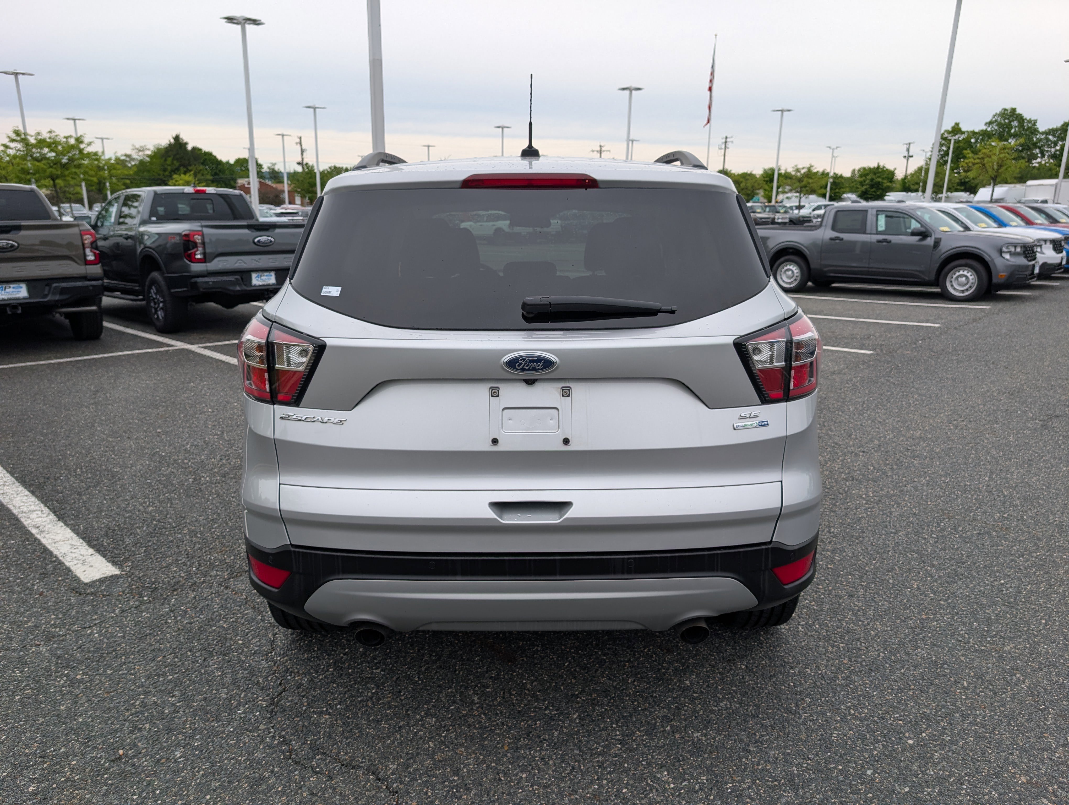 Used 2017 Ford Escape SE w/ Equipment Group 201A AWD/4WD image 4