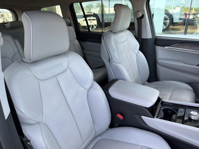 Used 2021 Jeep Grand Cherokee L Overland w/ Advanced Protech Group III RWD image 21