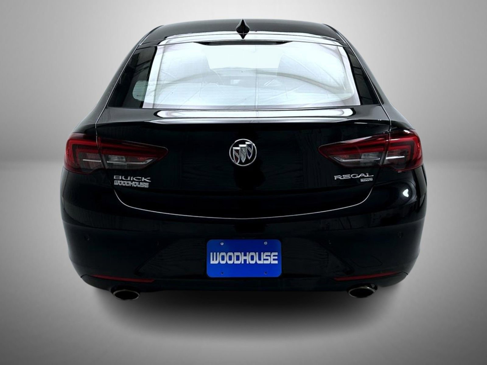 Used 2018 Buick Regal Essence w/ Driver Confidence Package #1 image 6