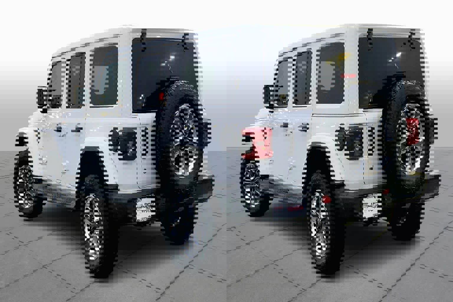 Used 2019 Jeep Wrangler Unlimited Sahara image 11