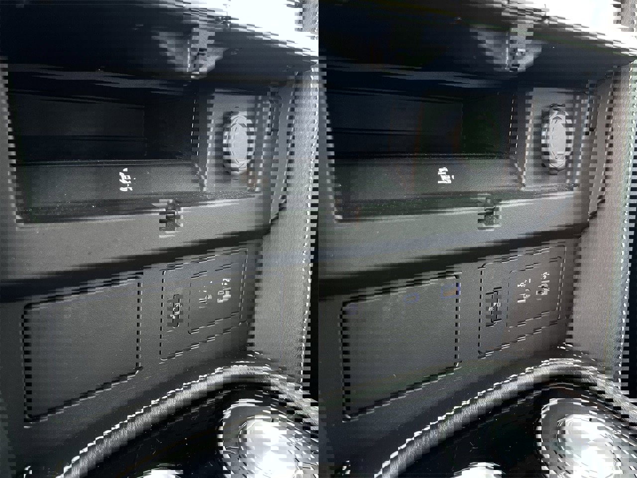 Used 2023 INFINITI QX80 Premium Select w/ All-Season Package image 19