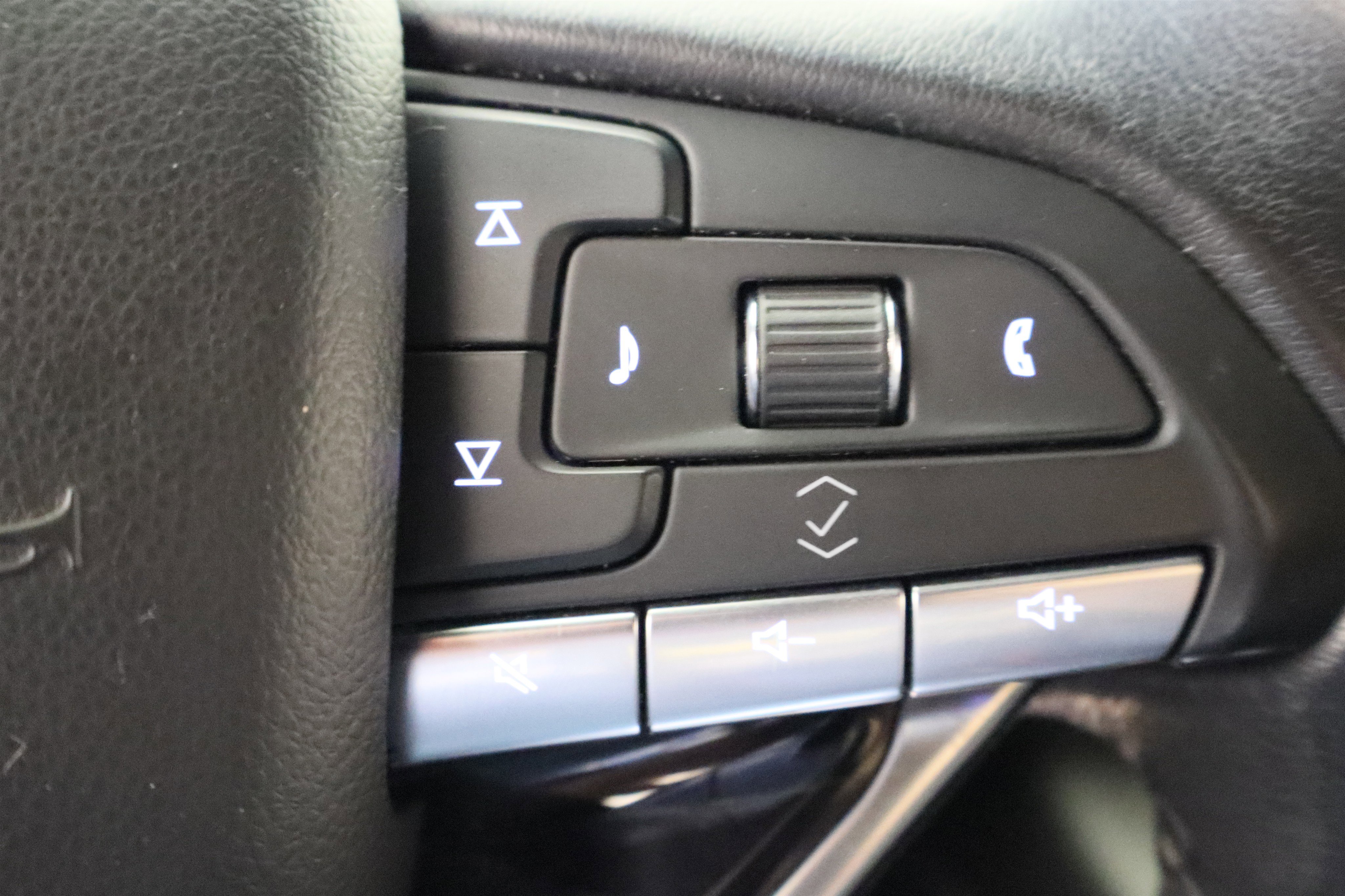 Used 2021 Cadillac Escalade ESV Sport w/ Driver Assist Tech Package AWD/4WD image 29