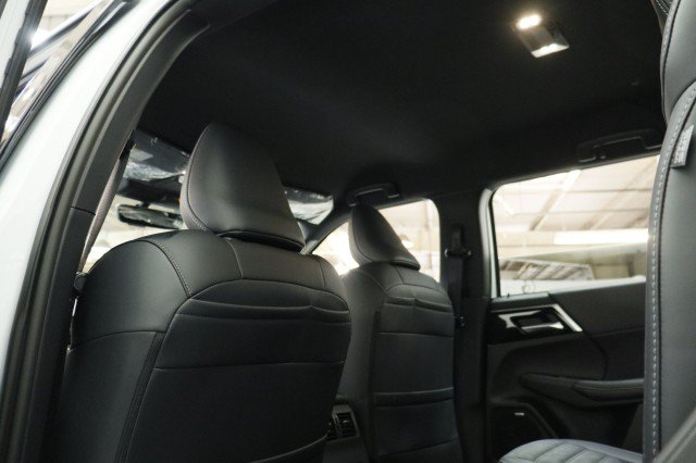 New 2026 Mitsubishi Outlander LE FWD image 22