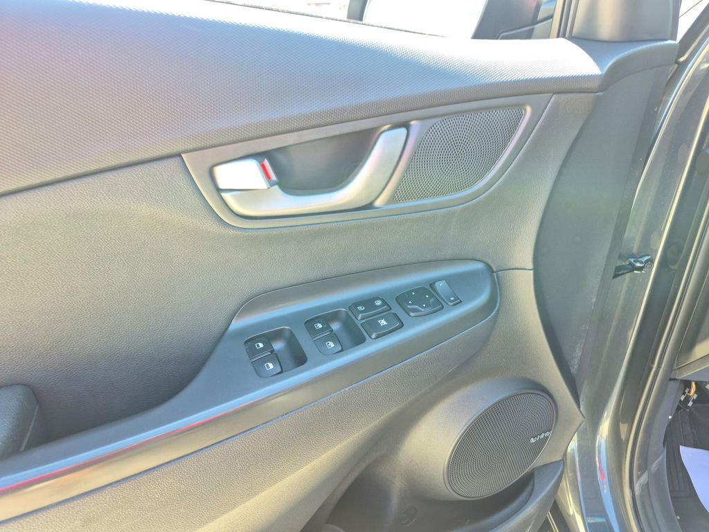 Used 2019 Hyundai Kona Limited image 18