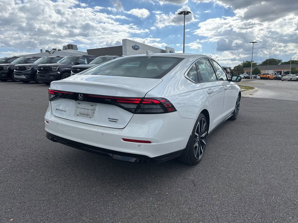 Used 2023 Honda Accord Touring image 2