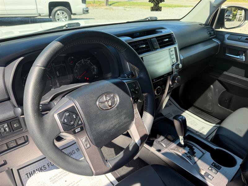 Used 2022 Toyota 4Runner SR5 Premium w/ Moonroof Package RWD image 12