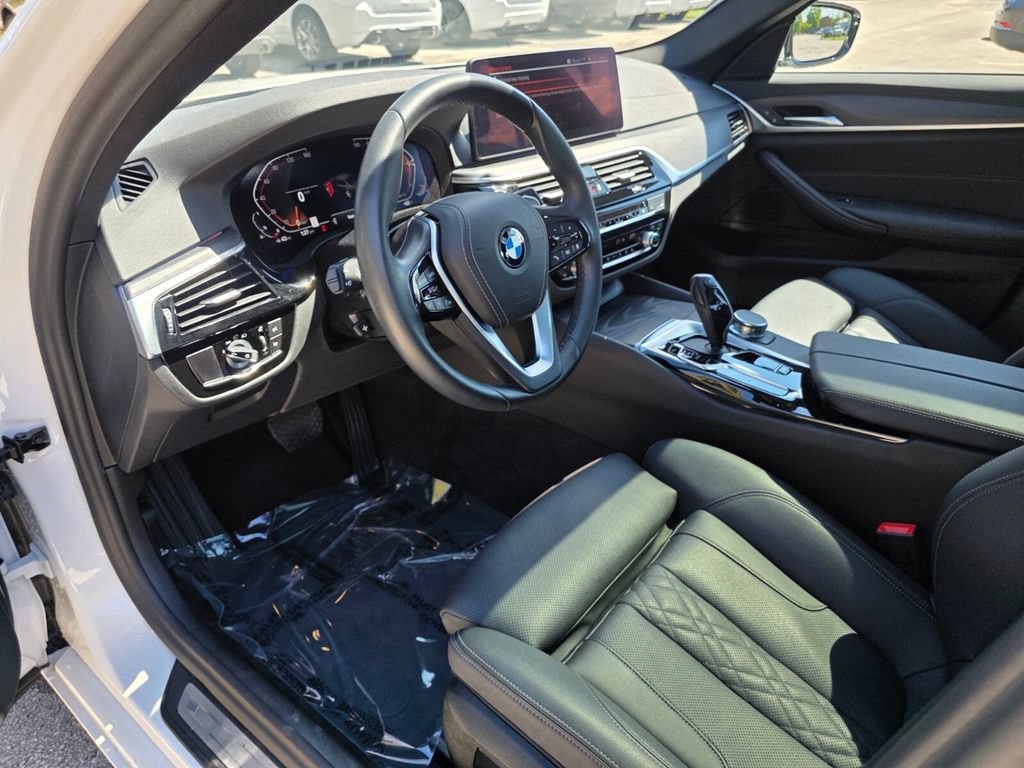 Used 2023 BMW 540i xDrive w/ Convenience Package AWD/4WD image 23