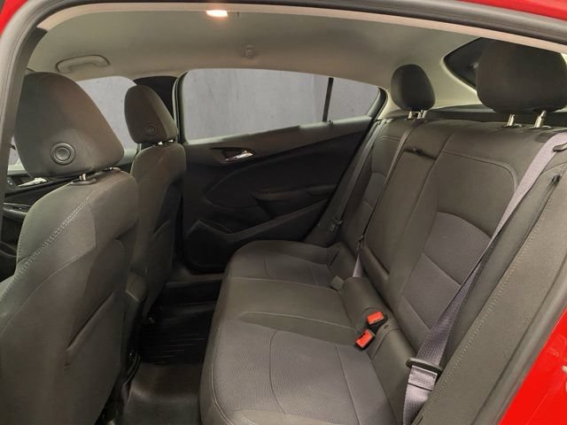 Used 2017 Chevrolet Cruze LT w/ Convenience Package FWD image 8