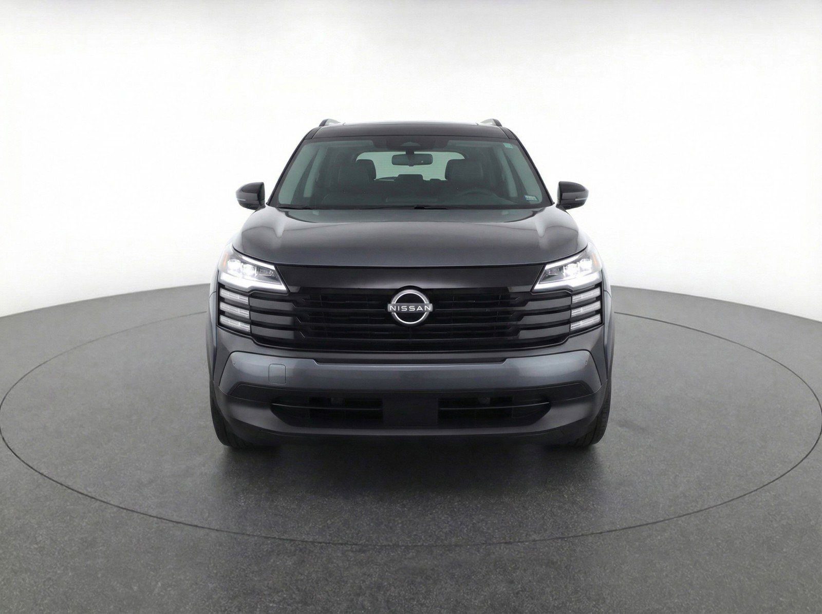 Used 2025 Nissan Kicks SV image 2