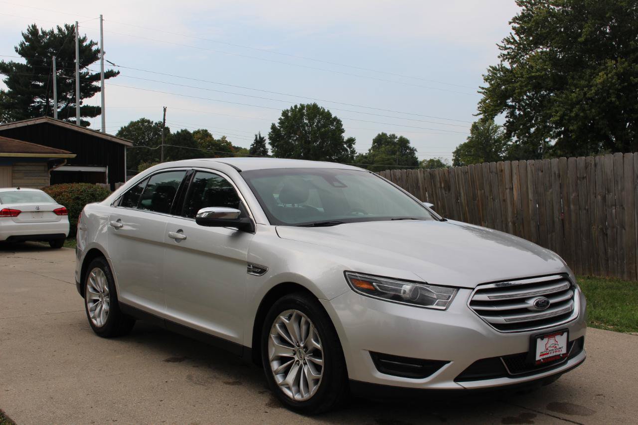 Used 2019 Ford Taurus Limited FWD image 2