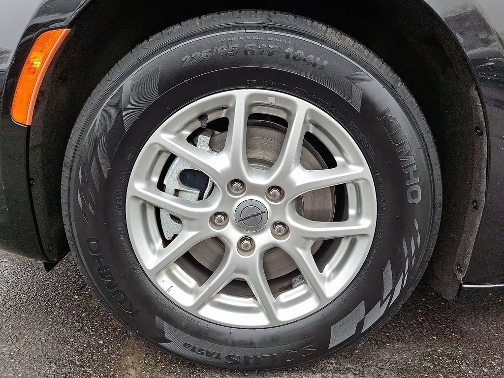 Used 2023 Chrysler Pacifica Touring-L image 8