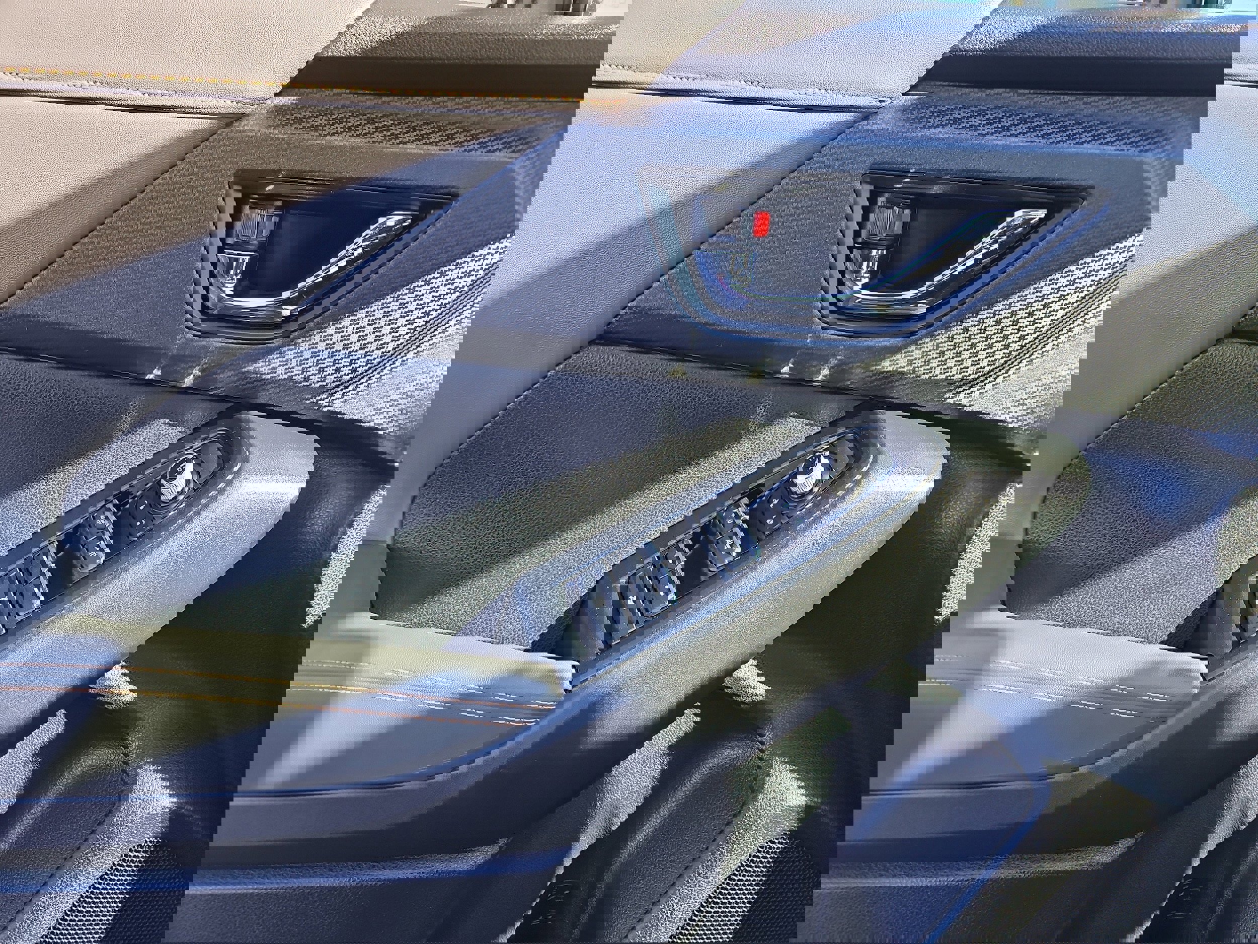 Certified 2025 Subaru Crosstrek 2.5i Limited w/ Popular Package #3A image 8