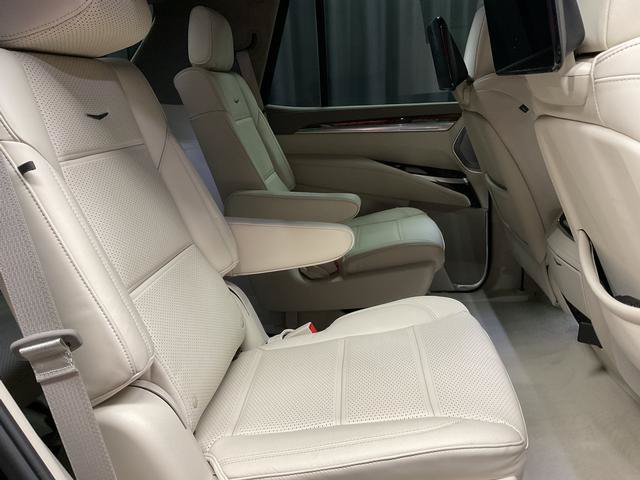 Used 2026 Cadillac Escalade Platinum Luxury AWD/4WD image 15