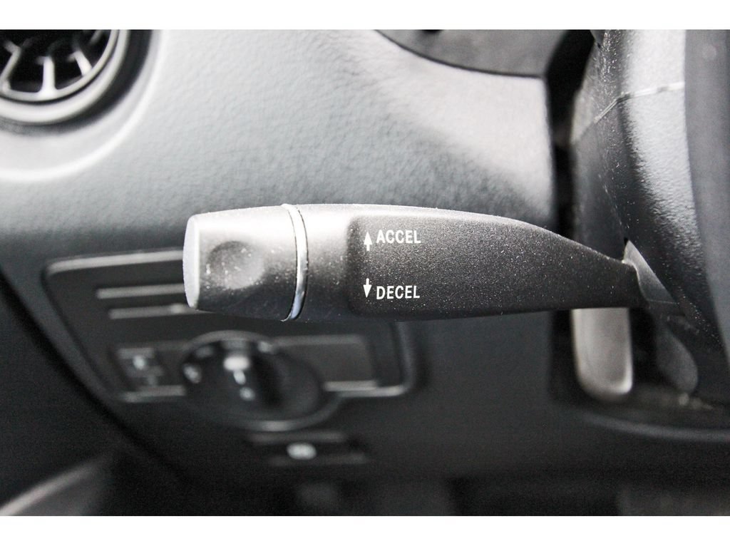 Used 2023 Mercedes-Benz Metris Passenger image 18