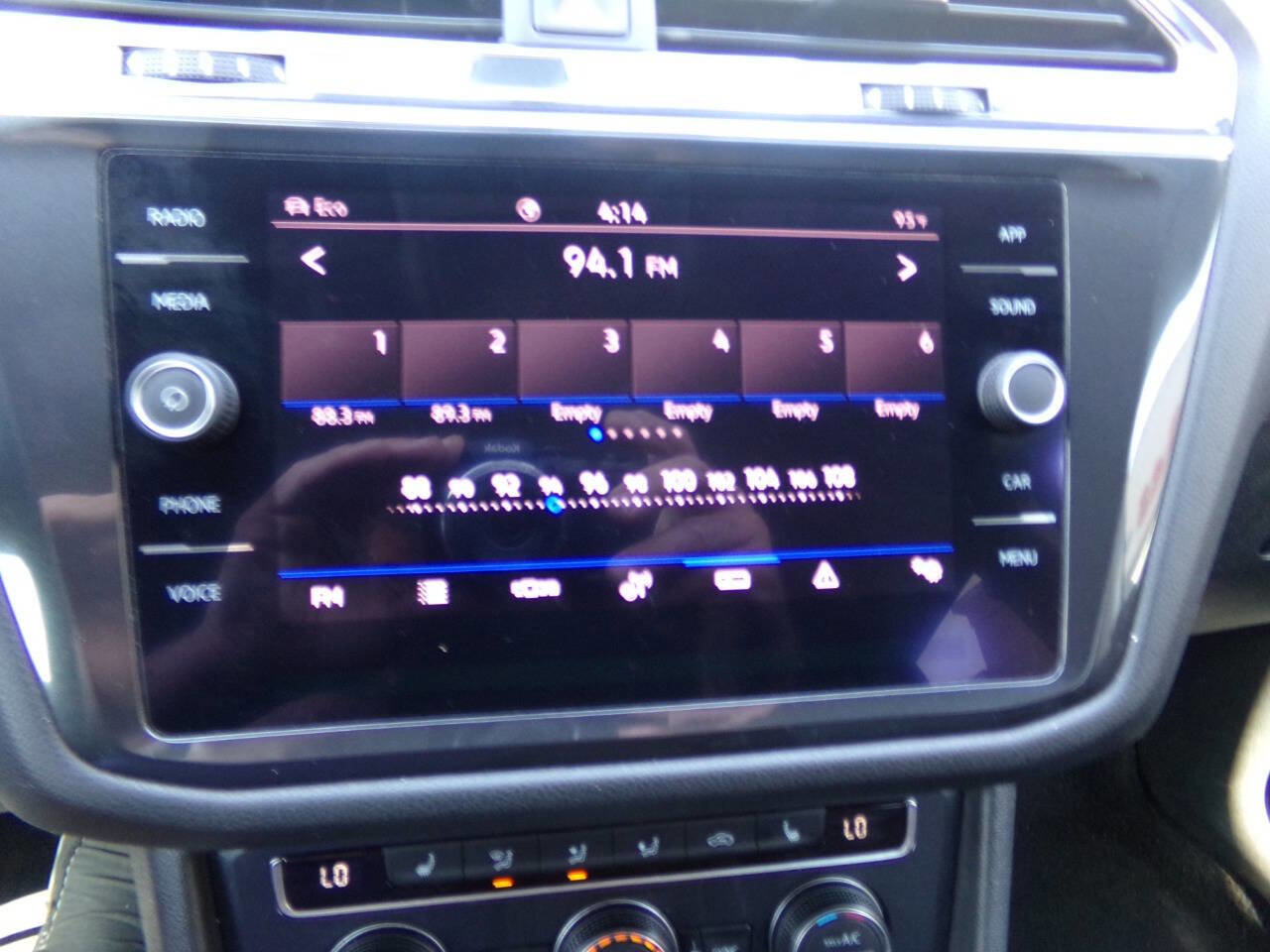 Used 2021 Volkswagen Tiguan SE image 58