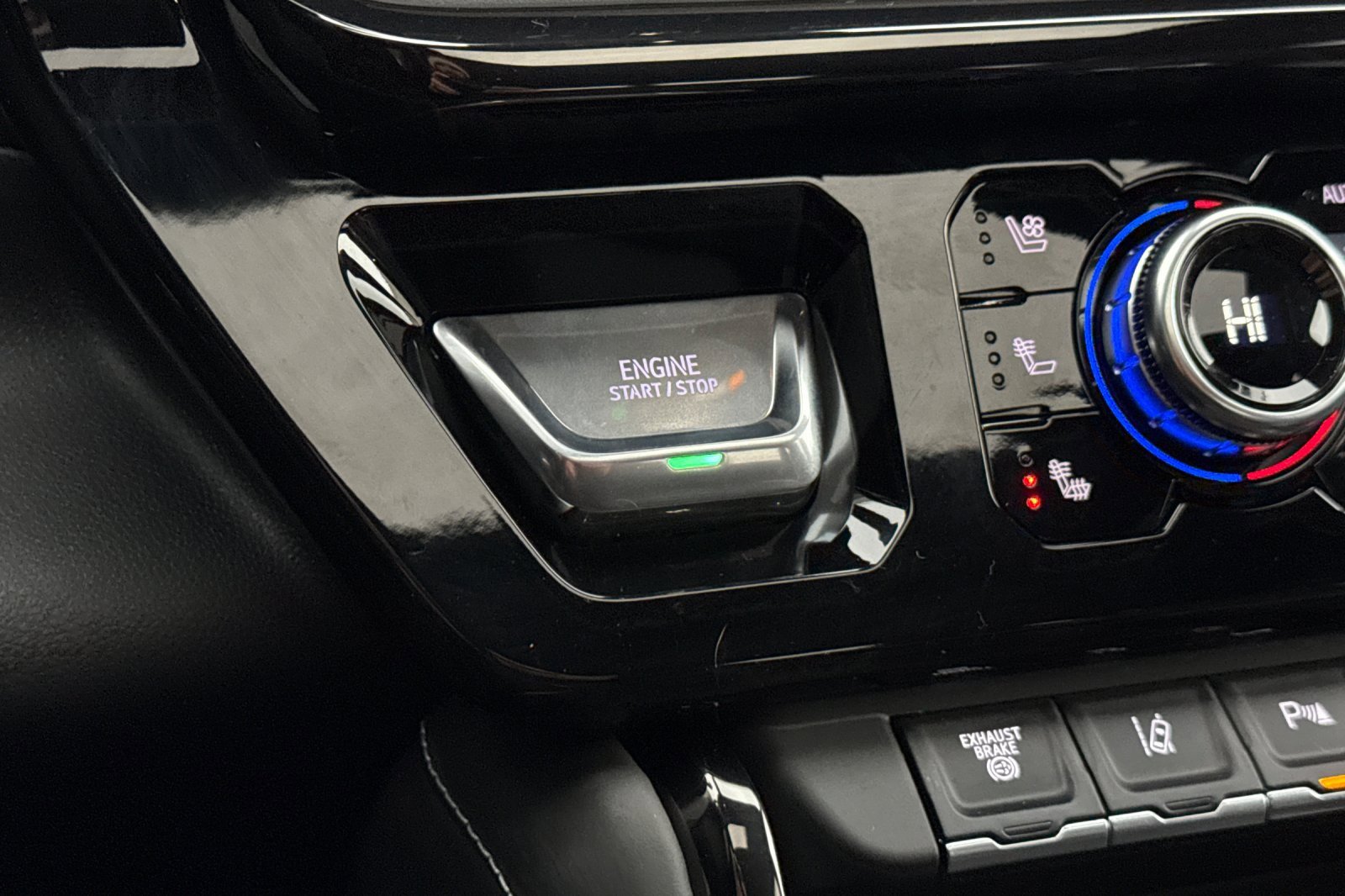 Used 2026 GMC Sierra 2500 AT4X image 24