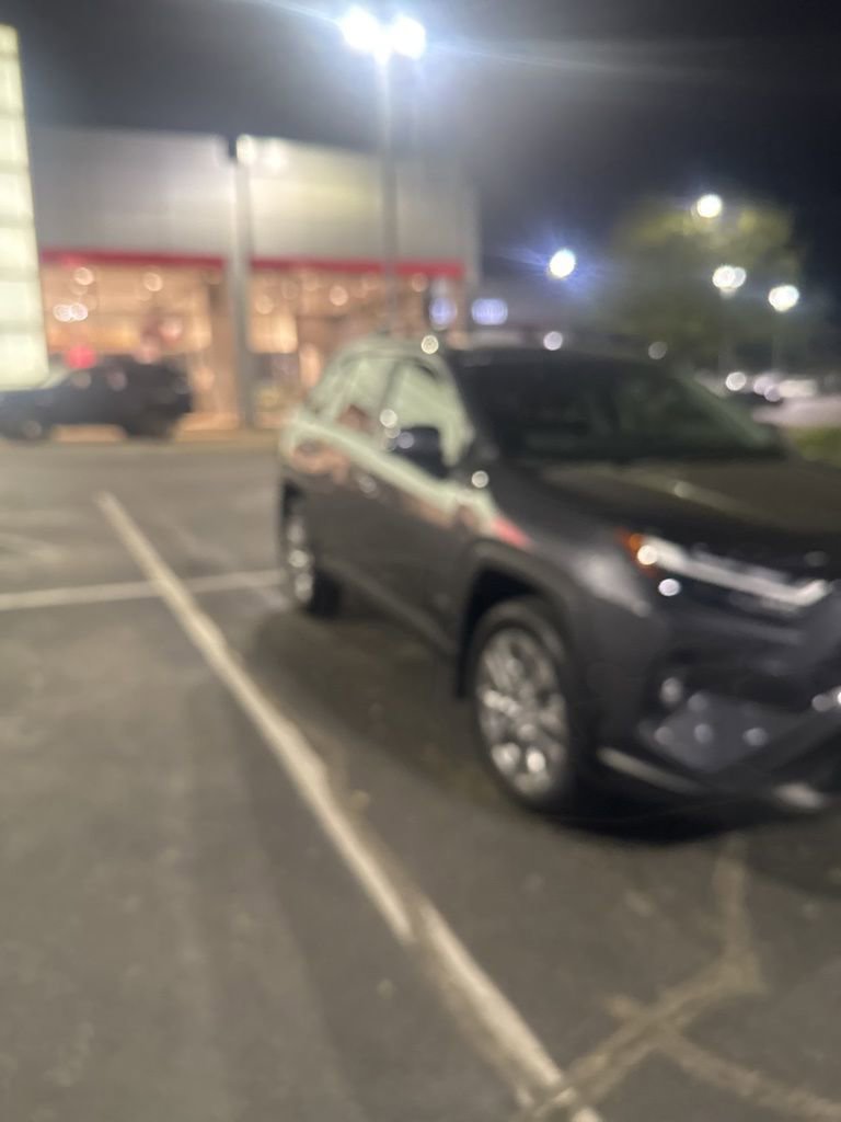 Used 2025 Toyota RAV4 XLE Premium image 6