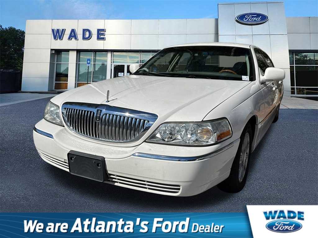Used 2009 Lincoln Town Car Signature Limited