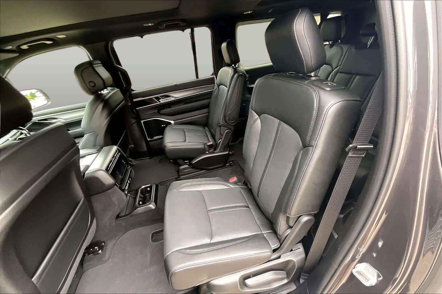 New 2026 Jeep Grand Wagoneer L Limited AWD/4WD image 21