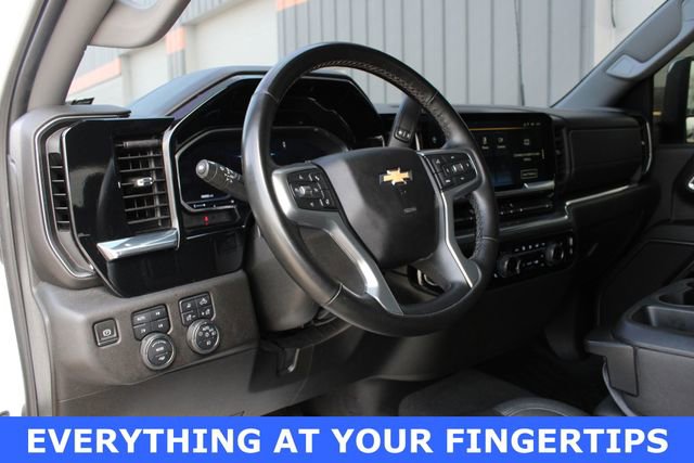 Used 2024 Chevrolet Silverado 2500 LTZ AWD/4WD image 2
