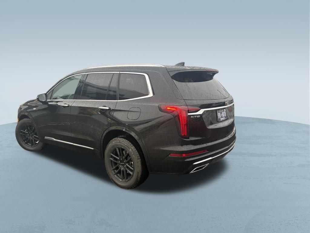 Used 2025 Cadillac XT6 Luxury image 8