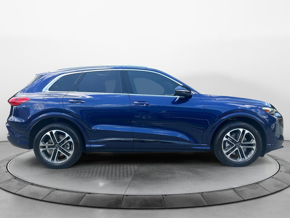 Certified 2025 Audi Q5 Prestige AWD/4WD image 8