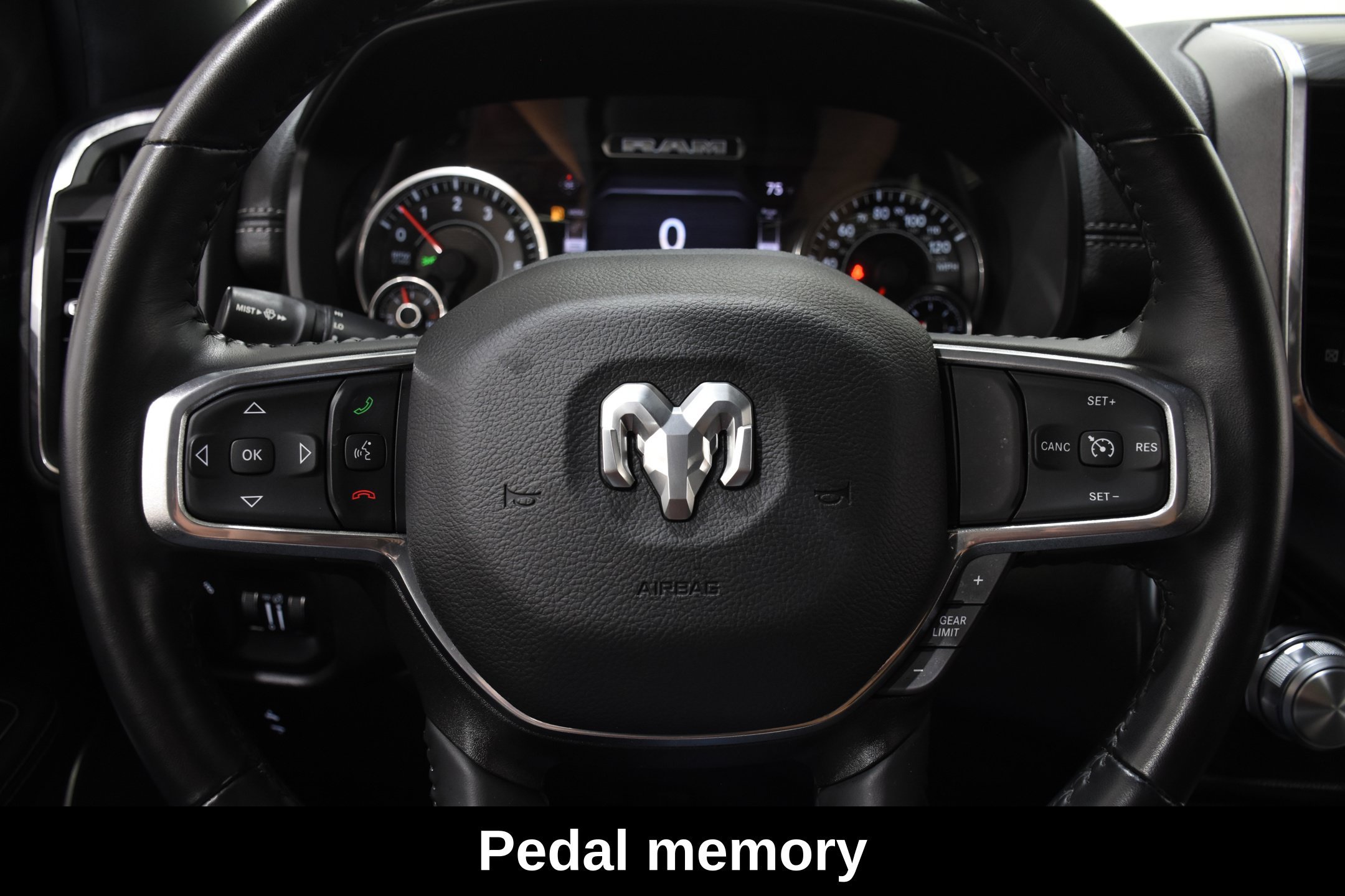 Used 2023 RAM 1500 Laramie AWD/4WD image 17