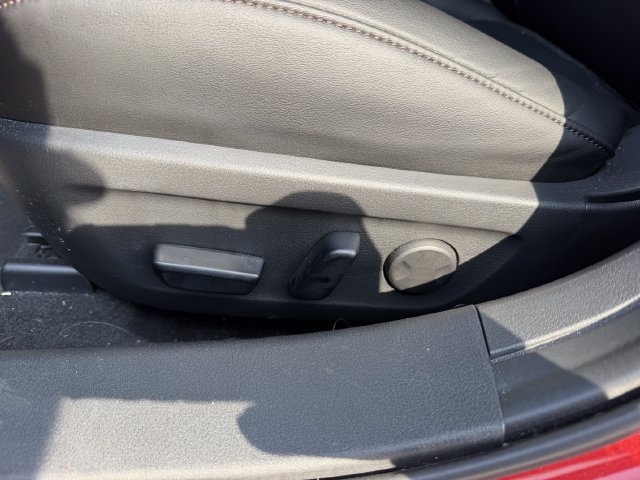 Used 2019 MAZDA MAZDA3 Hatchback w/ Preferred Package FWD image 13