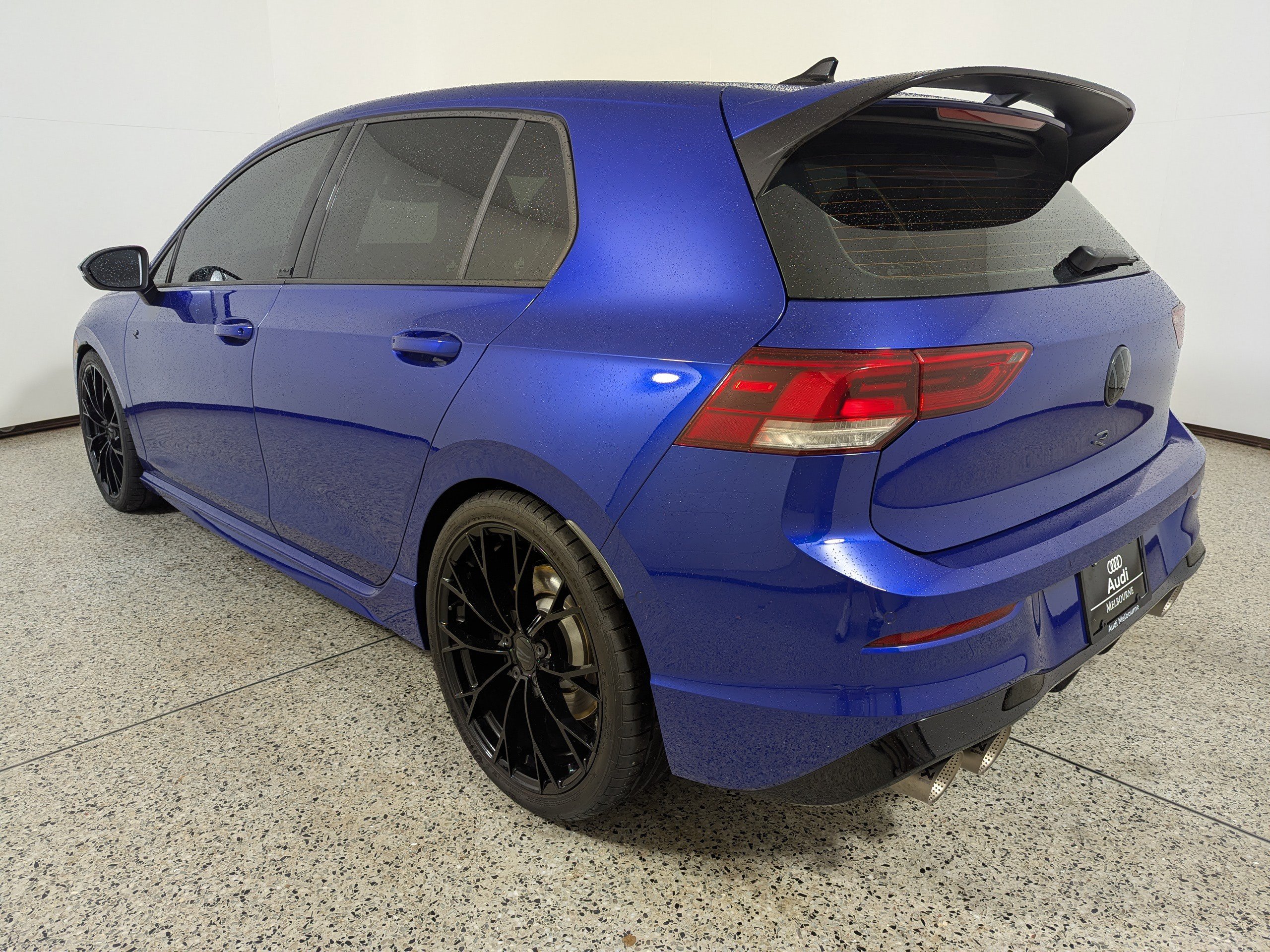 Used 2025 Volkswagen Golf R Black Edition image 5