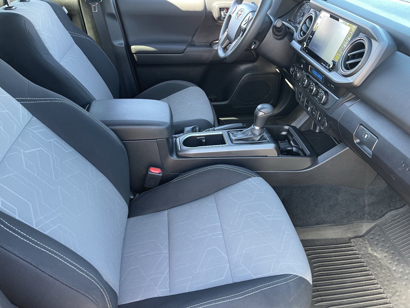 Used 2023 Toyota Tacoma TRD Off-Road w/ Technology Package AWD/4WD image 12
