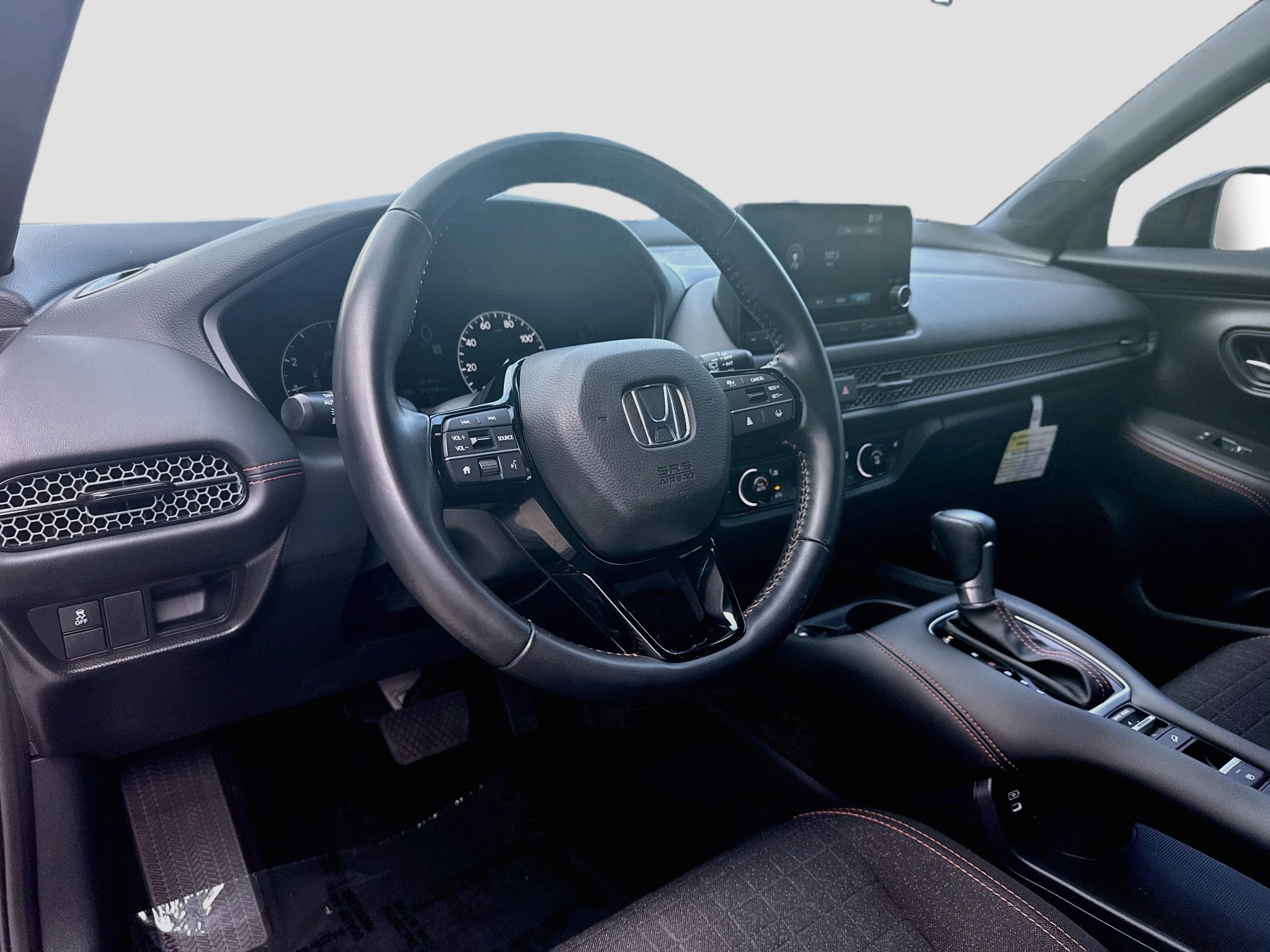 Certified 2025 Honda HR-V Sport image 9