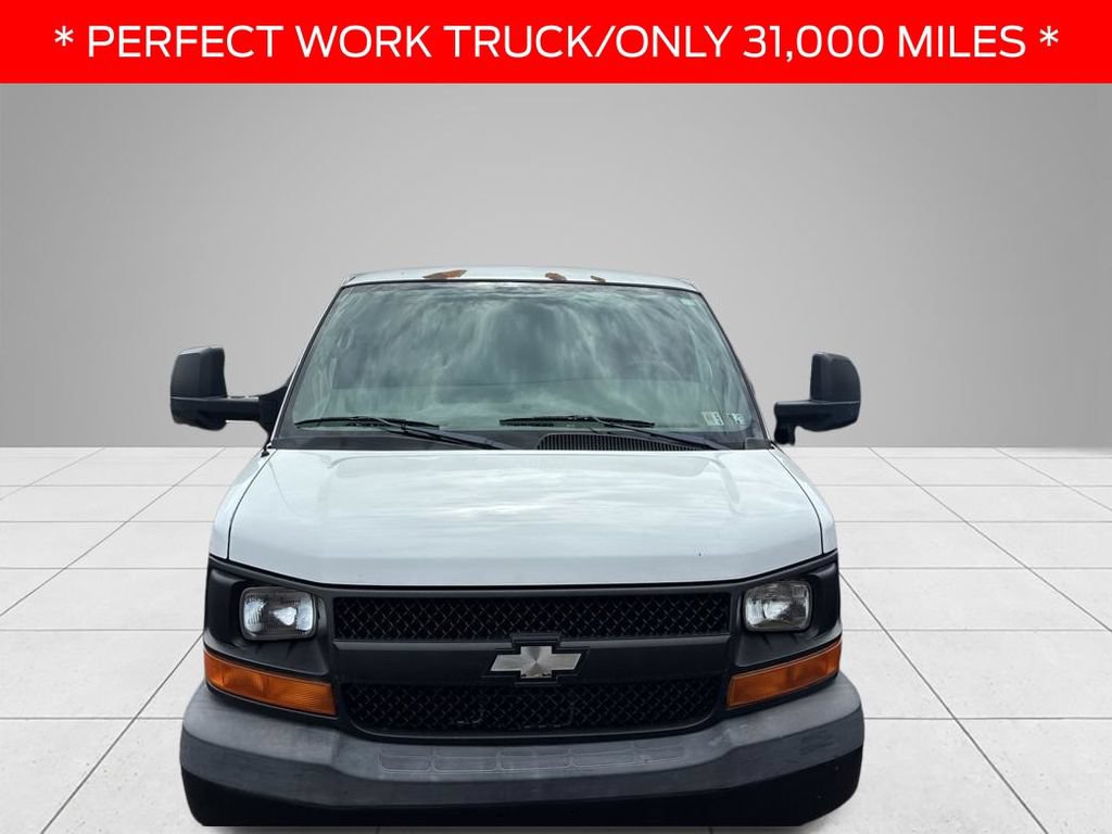 Used 2009 Chevrolet Express 3500 RWD image 2