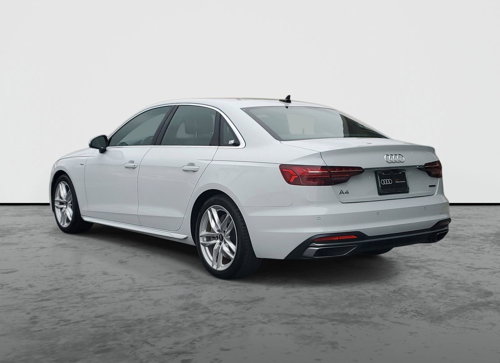 Used 2022 Audi A4 2.0T Premium Plus w/ Premium Plus Package AWD/4WD image 3
