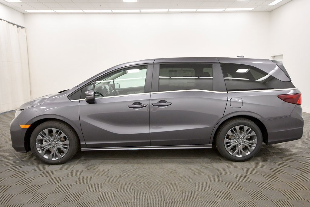 New 2026 Honda Odyssey Touring image 4