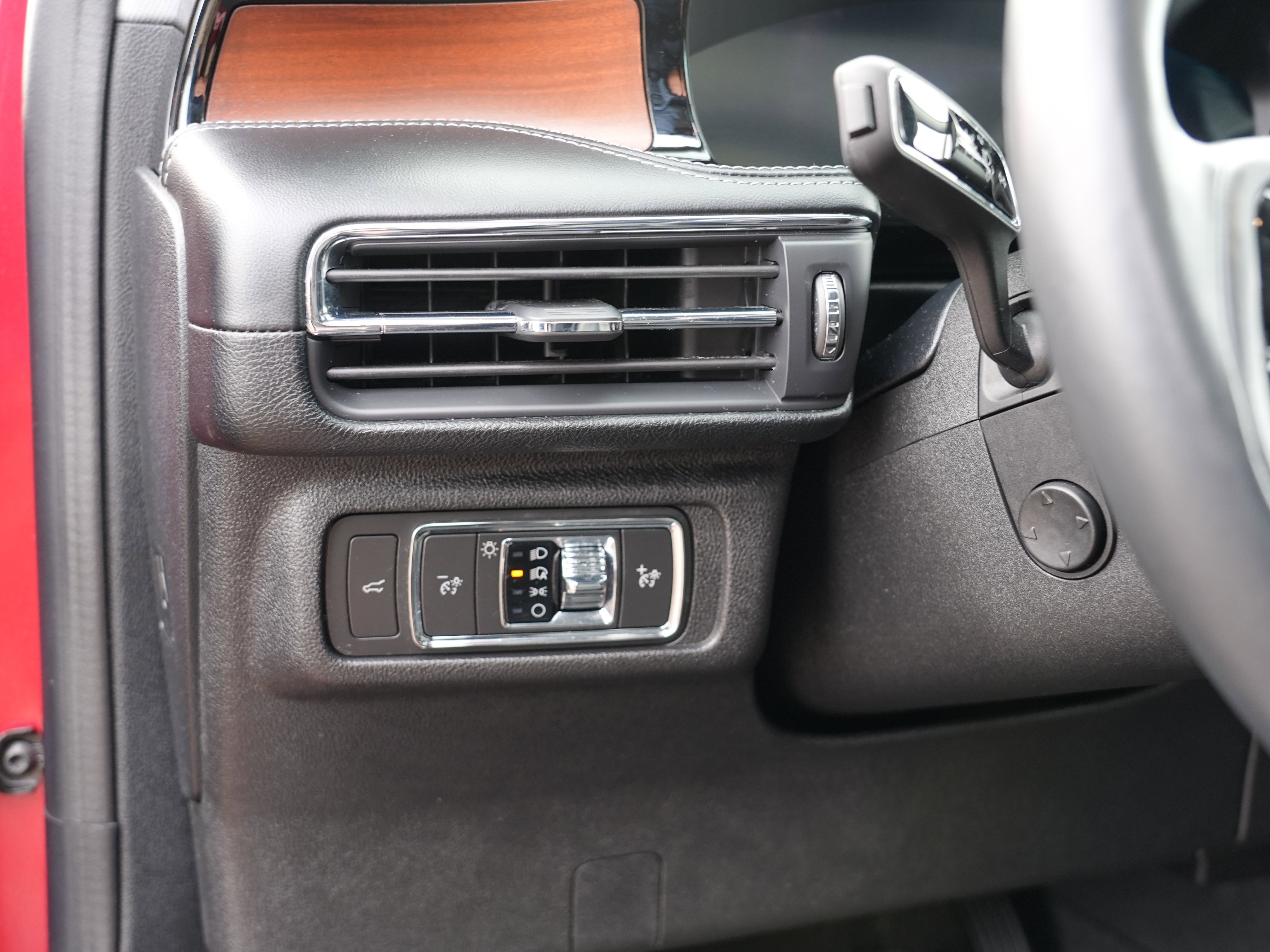 Used 2022 Lincoln Corsair Reserve w/ Elements Package image 18