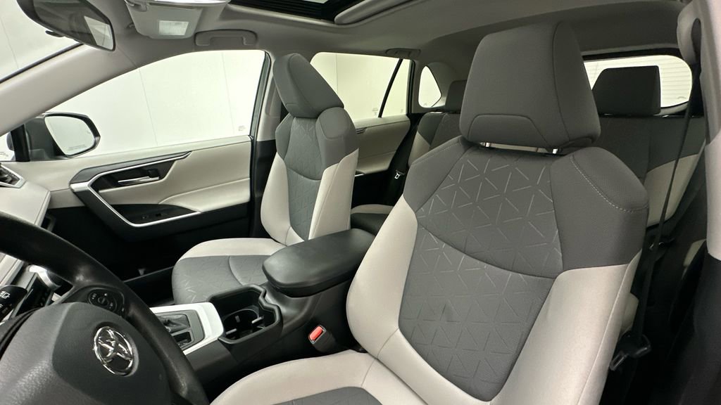 Certified 2022 Toyota RAV4 XLE w/ Convenience Package image 9