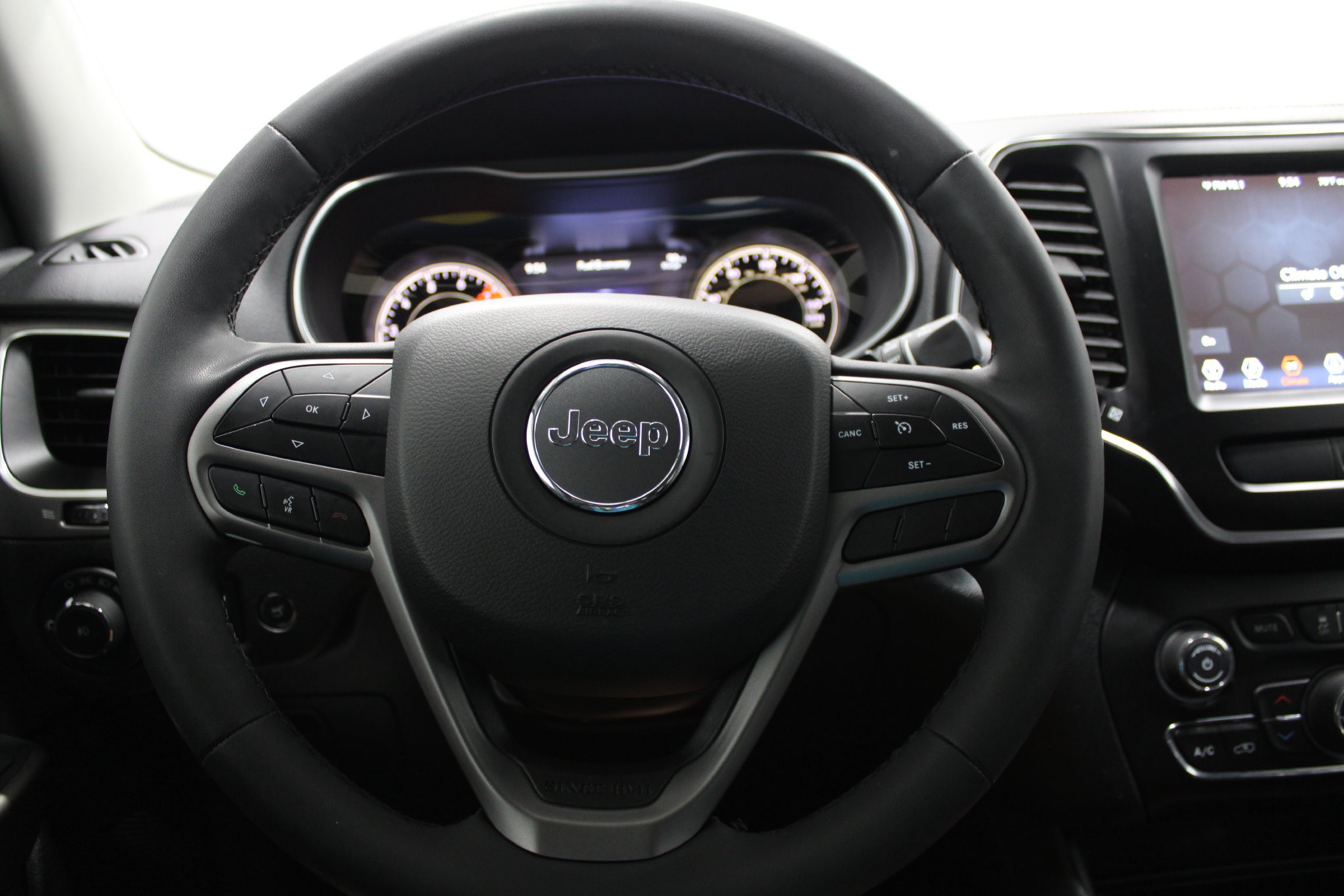 Used 2022 Jeep Cherokee Latitude Lux AWD/4WD image 30